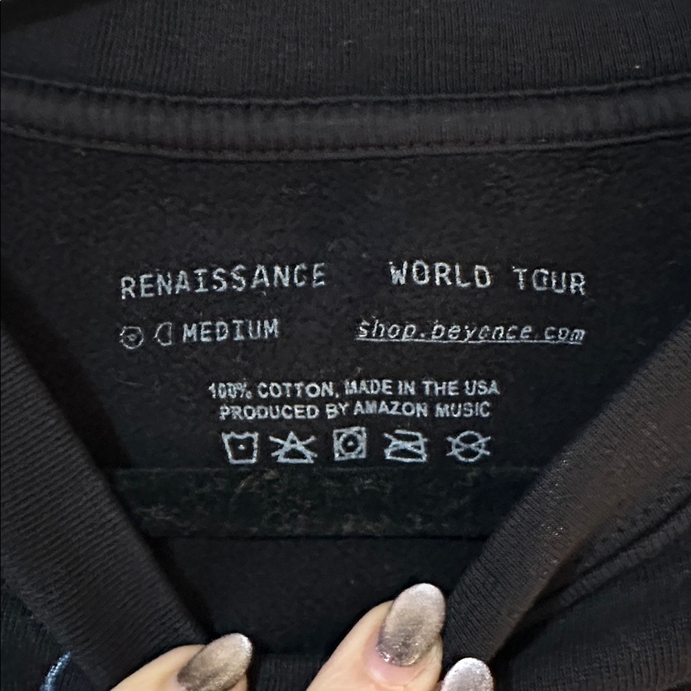 Renaissance World Tour Black Sweater - Picture 3 of 4